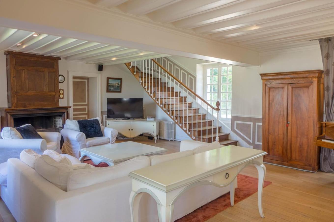 Maison Chaleureuse De 4 A 12 Personnes Neuville-aux-Bois Ngoại thất bức ảnh