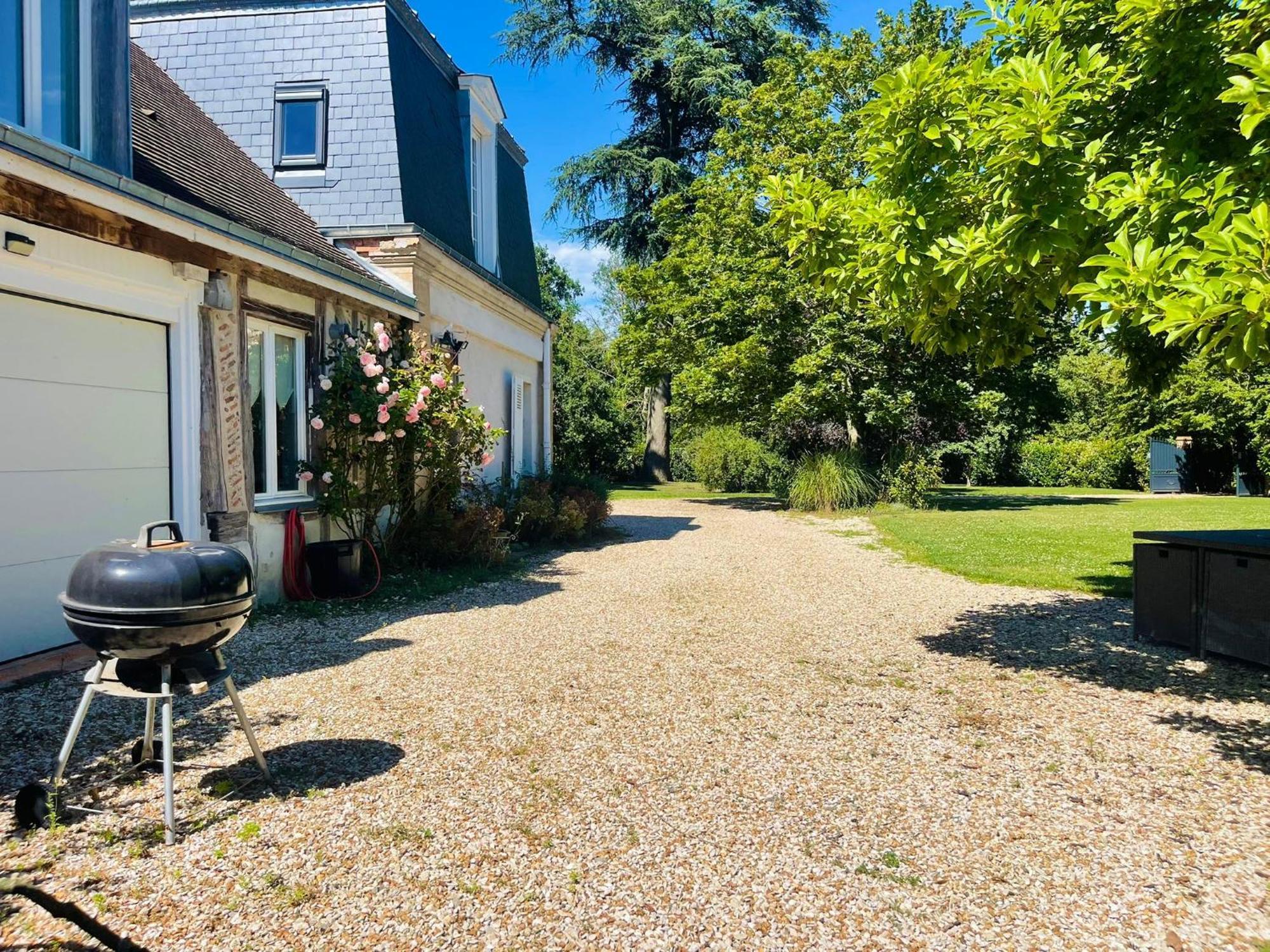 Maison Chaleureuse De 4 A 12 Personnes Neuville-aux-Bois Ngoại thất bức ảnh