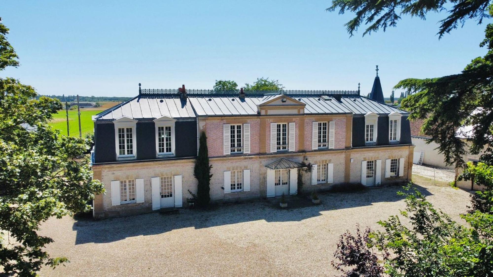 Maison Chaleureuse De 4 A 12 Personnes Neuville-aux-Bois Ngoại thất bức ảnh